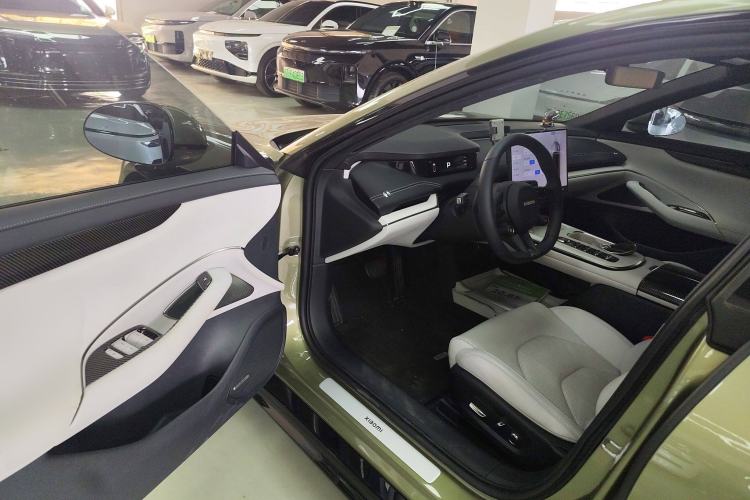 Used  SU7 2024 Rear-Drive Ultra-Long Range Advanced Pro-Level Intelligent Driving Version
