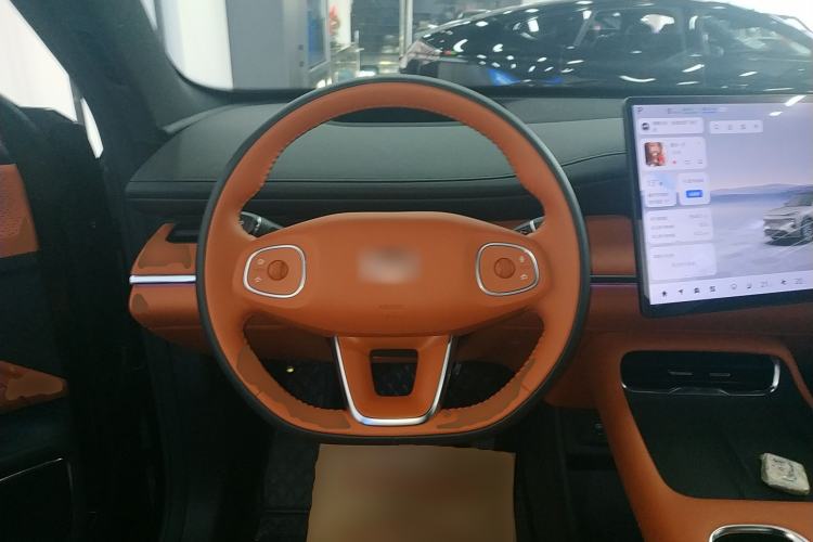 Used  Q07 2025 215 Flagship PLUS
