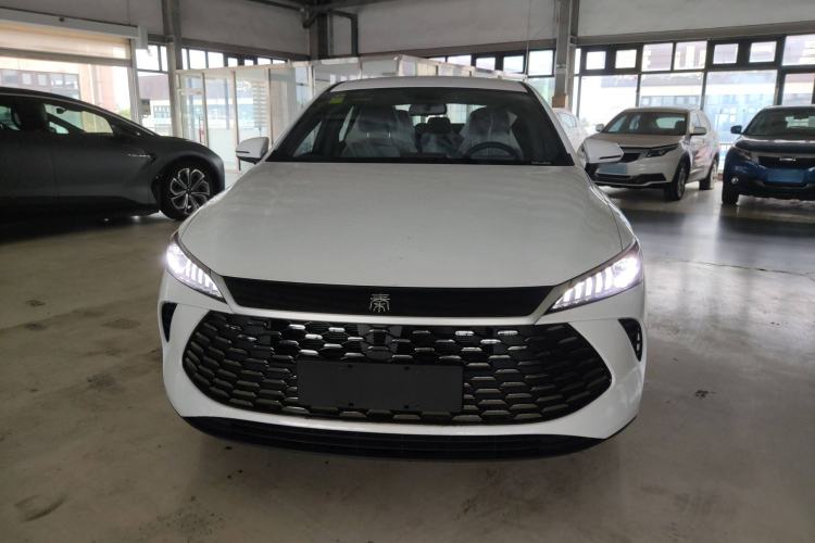 Used BYD Qin PLUS 2025 DM-i Smart Drive 55KM Leading Model
