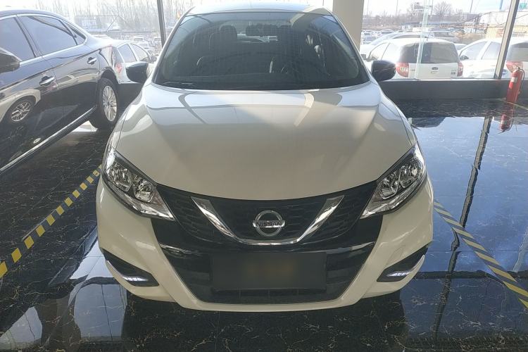 Used Nissan Tiida 2021 1.6L CVT Cool Edition
