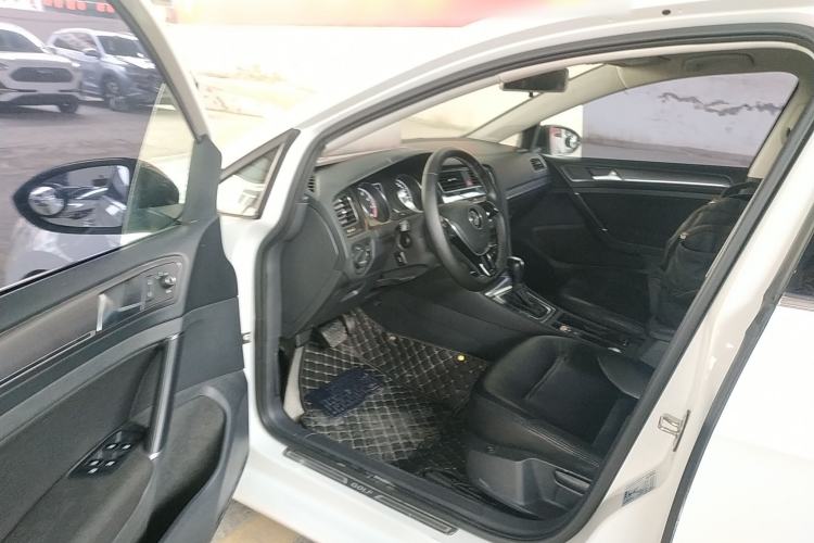 Used Volkswagen Golf 2017 230TSI Automatic Comfort Edition – Celebrating Milestone of One Million Units
