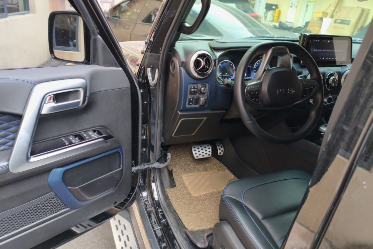 Used  BJ40 2020 2.0T Automatic Four-Wheel Drive Urban Hunter Edition Chivalrous Type