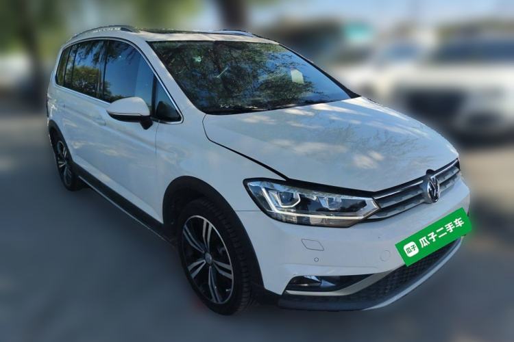 Used Volkswagen Touran 2018 Volkswagen Touran L 280TSI DSG Boundary Edition 7 Seats China VI Standard
