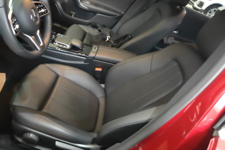 Used Mercedes-Benz A-Class 2020 Facelift A 180 L Sport Sedan Special Configuration
