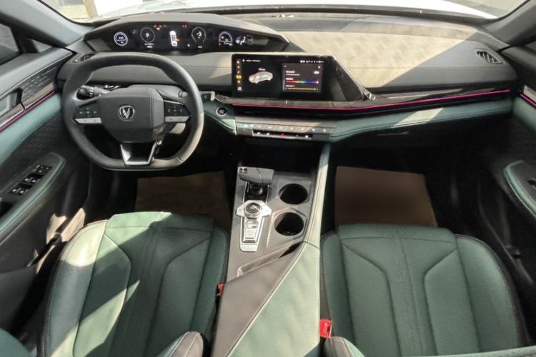 Used Changan UNI-V iDD 2024 Blue Whale Smart Electric iDD 136km Luxury Model
