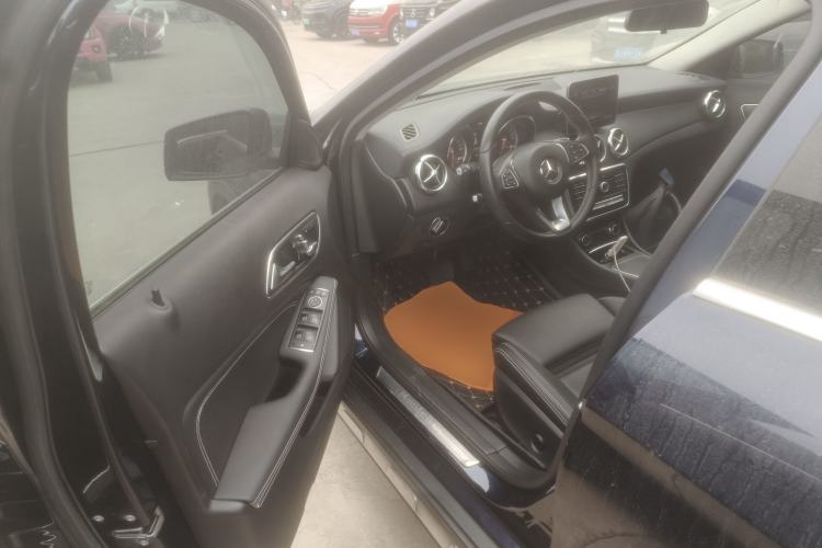 Used Mercedes-Benz GLA 2017 GLA 200 Fashion Model
