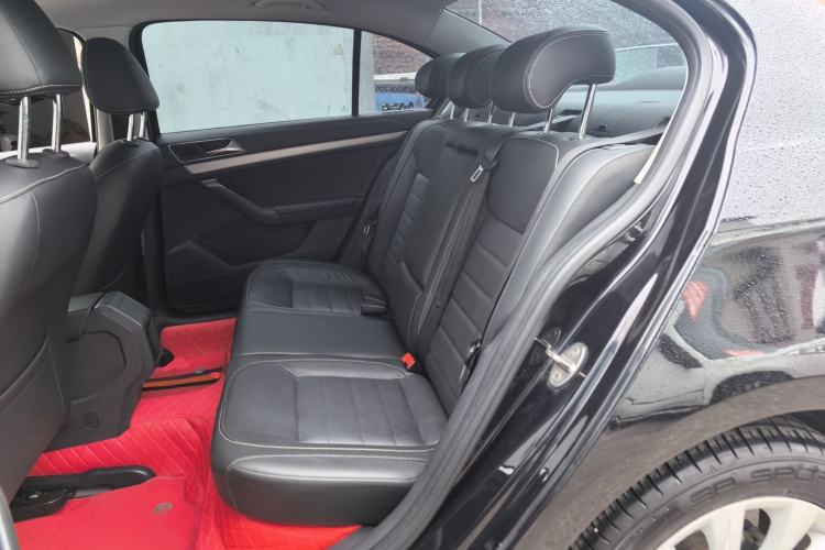 Used Volkswagen Lavida 2017 1.6L Automatic Comfort Edition
