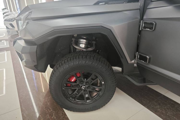 Used  917 2023 Range-Extended Founder Edition
