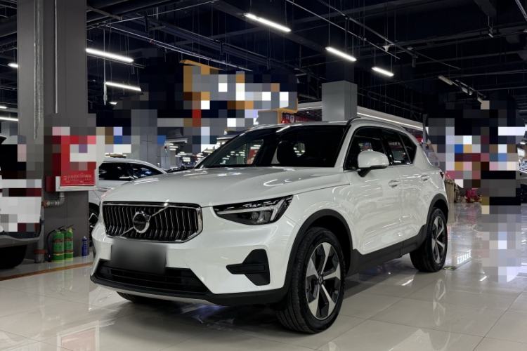 Used Volvo XC40 2024 B4 4x4 Smart Luxury Edition