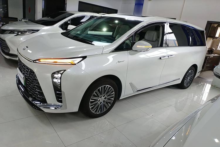 Used Buick GL8 New Energy 2024 Lu Zun Luxury Edition 7-Seater
