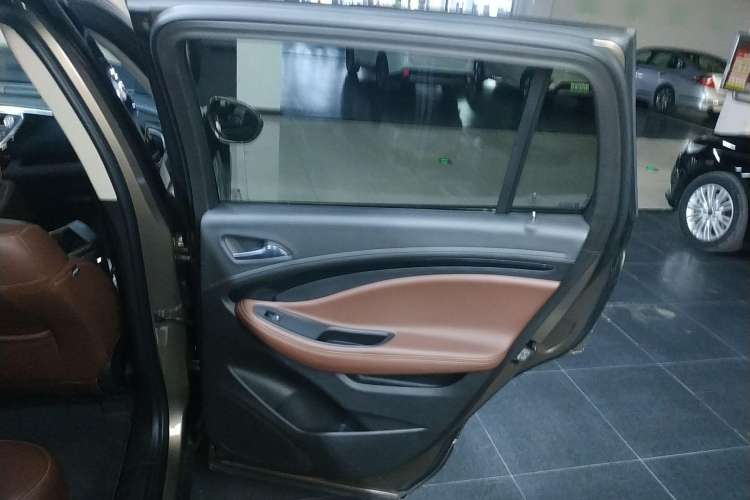 Used Buick Envision 2018 28T Four-Wheel Drive Luxury Model
