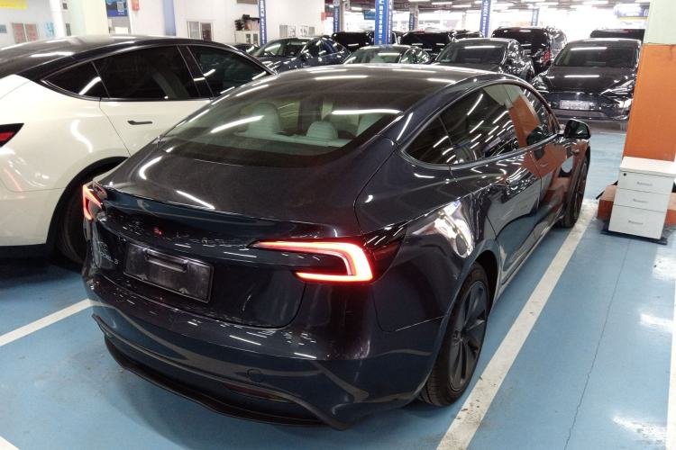 Used Tesla Model 3 2023 Rear-Wheel-Drive Version
