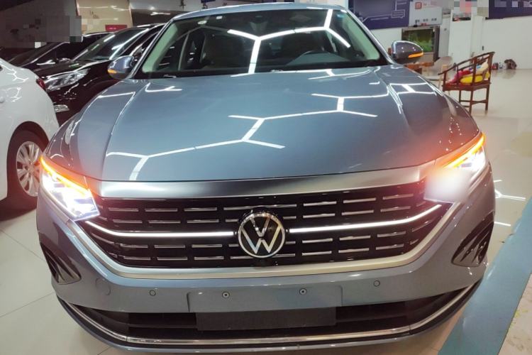 Used Volkswagen Passat 2023 380TSI Flagship Edition
