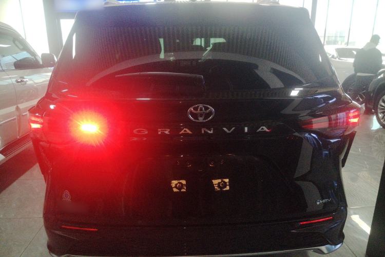 Used Toyota Granvia 2024 2.5L Hybrid Prestige ULTRA Edition