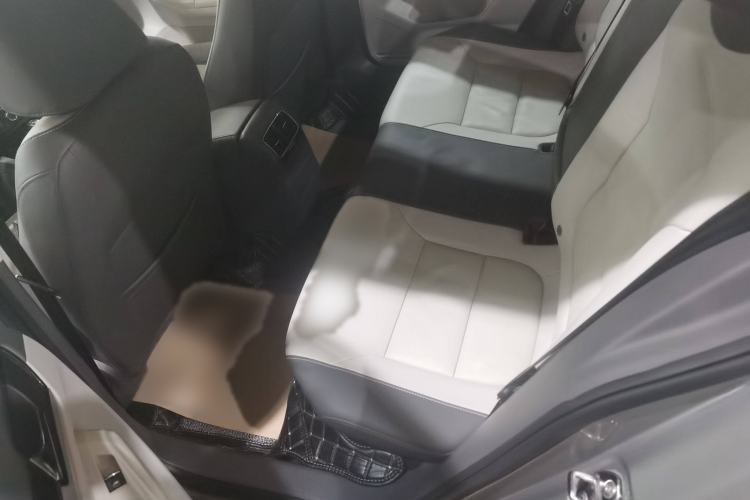 Used Volkswagen Sagitar 2015 230TSI Automatic Comfort Version
