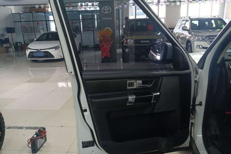 Used Land Rover Discovery 2014 3.0 SC V6 SE
