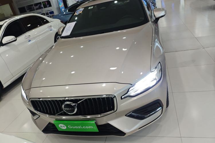 Used Volvo S60 2023 B4 Zhiyuan Luxury Edition
