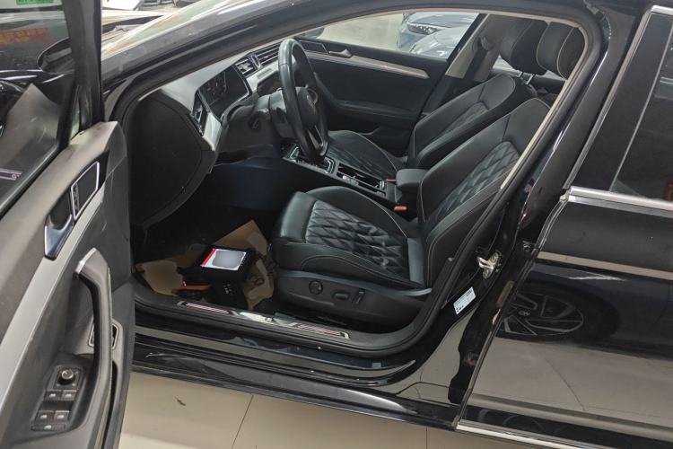 Used Volkswagen Magotan GTE Plug-in Hybrid 2022 GTE Luxury Model
