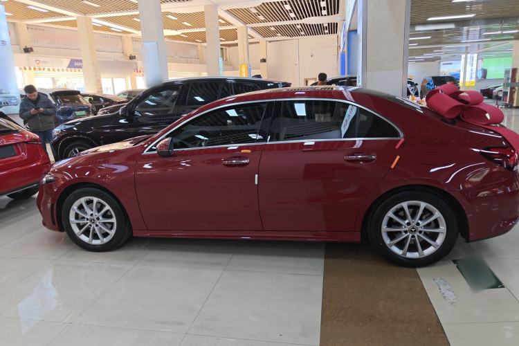 Used Mercedes-Benz A-Class 2021 A 200 L Sport Sedan Fashion Model
