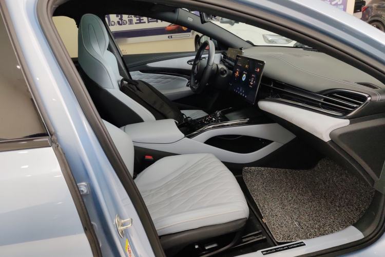 Used BYD Seal 2022 550 km Standard Range Rear-Wheel Drive Prestige Version
