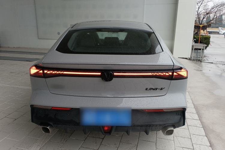 Used Changan UNI-V 2023 1.5T Prestige Model
