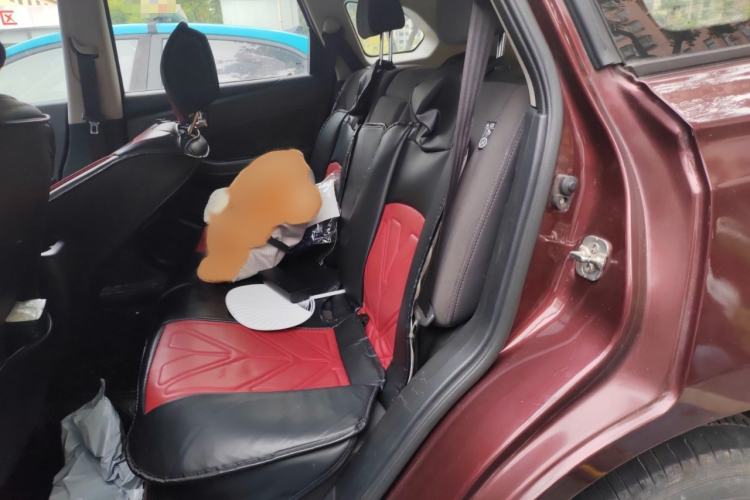 Used Venucia T70 2015 2.0L CVT Smart Choice Edition
