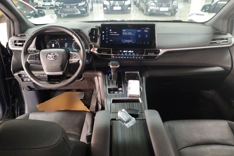 Used Toyota Sienna 2021 2.5L Hybrid Ultimate Edition