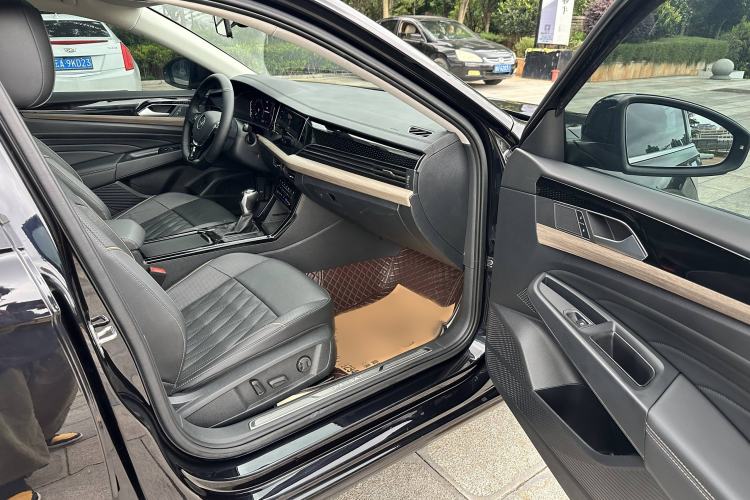 Used Volkswagen Passat 2021 330TSI Luxury Edition
