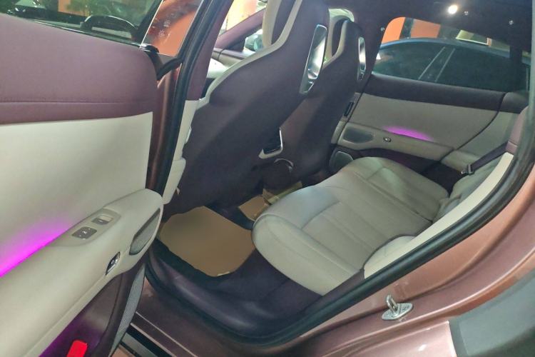 Used  YU7 2025 Ultra-Long Range High-Performance All-Wheel-Drive Max Edition
