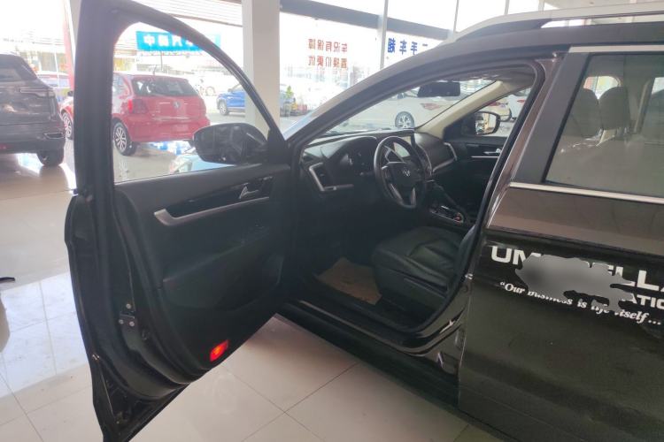 Used Dongfeng Aeolus AX7 2015 2.0L Automatic Zhiyi Trim