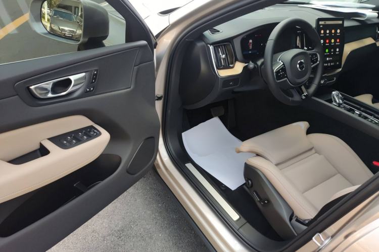 Used Volvo XC60 2026 B5 4x4 Smart Luxury Edition
