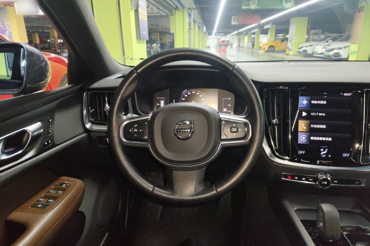 Used Volvo S60 2022 B4 Zhiyi Luxury Edition