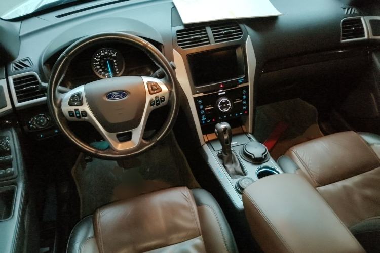 Used Ford Explorer 2013 3.5L Deluxe Model