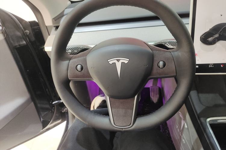 Used Tesla Model Y 2023 Rear-Wheel-Drive Version
