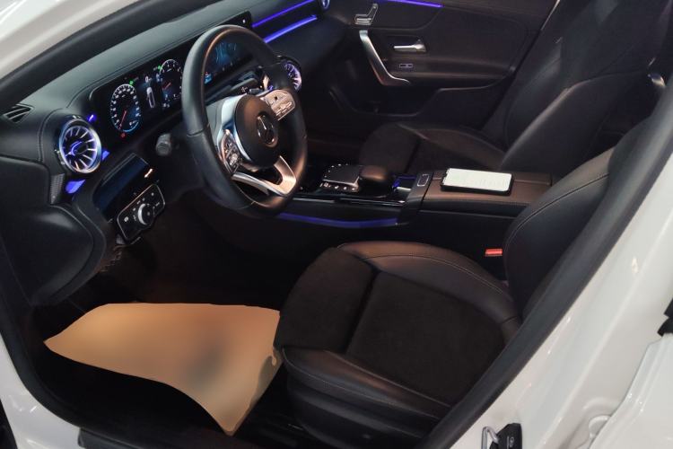 Used Mercedes-Benz A-Class 2022 Revised Version A 200 L Sport Sedan Fashionable Style
