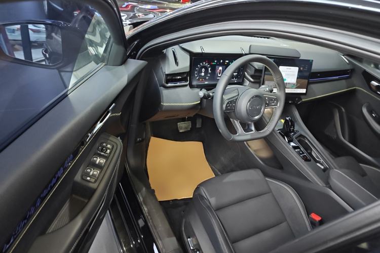 Used Lynk & Co 03 2023 1.5TD DCT JingPro
