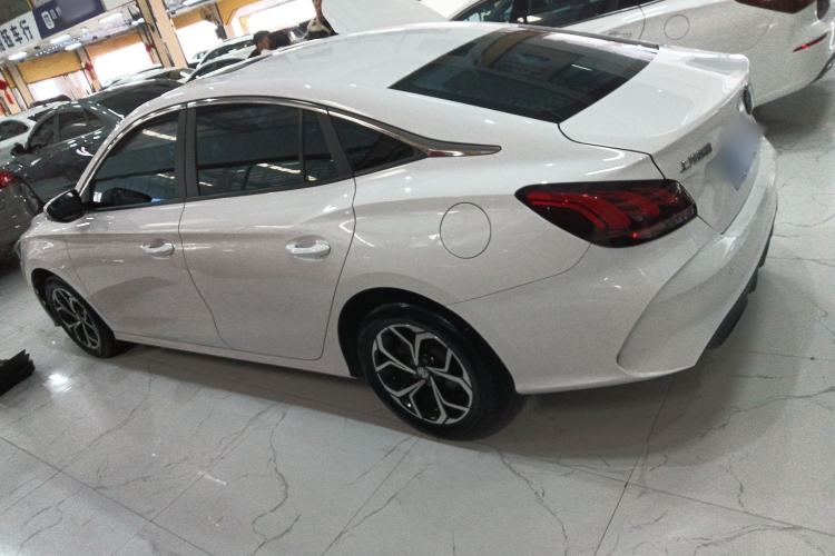 Used MG 5 2021 180 DVVT CVT Youth Luxury Edition
