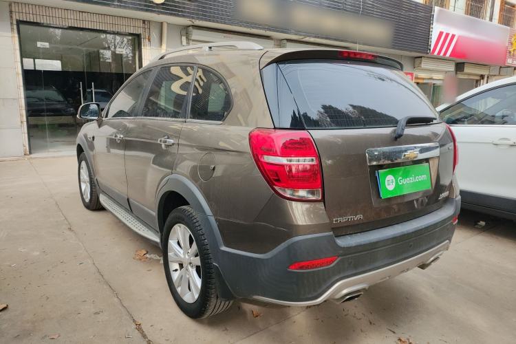 Used Chevrolet Captiva 2015 2.4L 4x4 Flagship Edition 7-Seater
