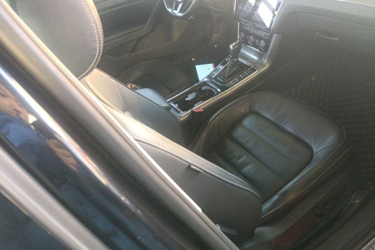 Used Volkswagen Passat 2017 330TSI DSG Luxury Edition
