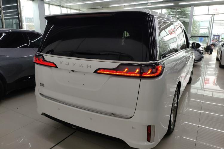 Used VOYAH Dream 2024 PHEV Extended-Range Premium Edition

