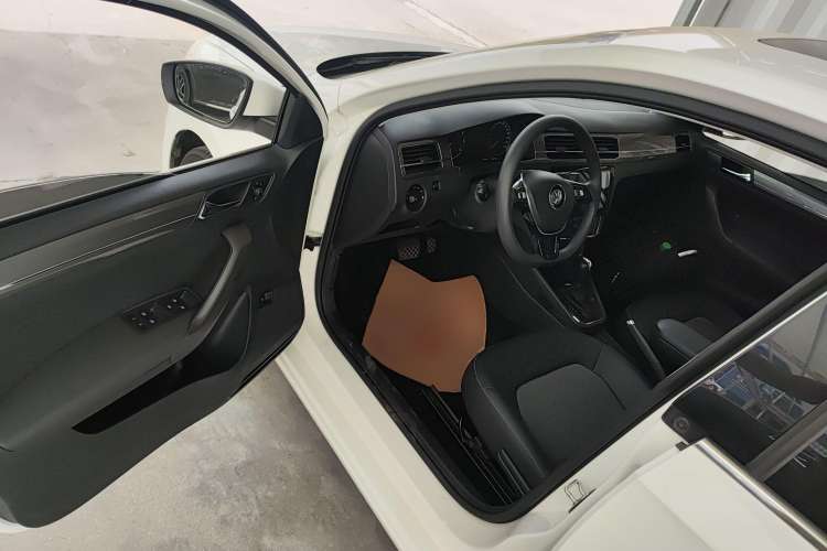 Used Volkswagen Santana 2016 1.6L Automatic Comfort Edition