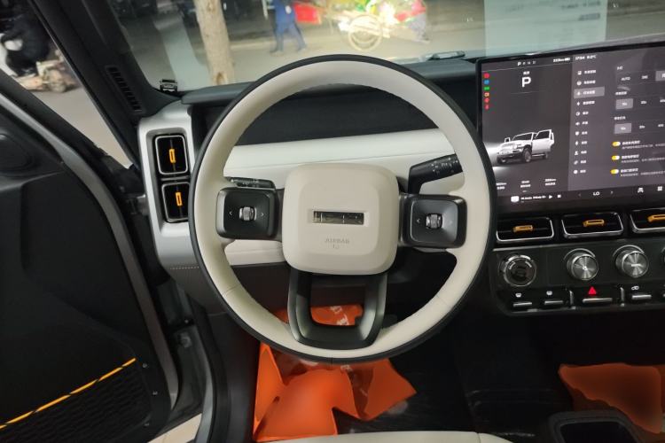 Used  V23 2025 401 Two-Wheel Drive Advanced Edition
