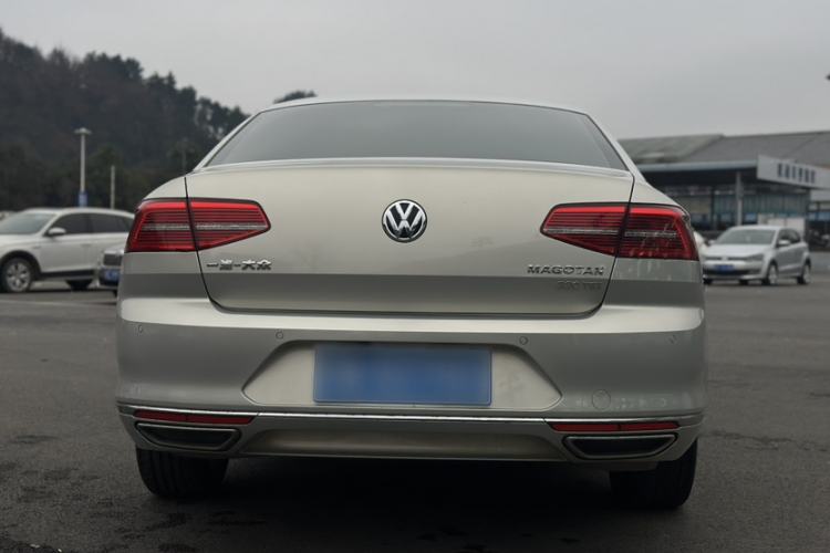 Used Volkswagen Magotan 2019 330TSI DSG Leading Model China VI Standard
