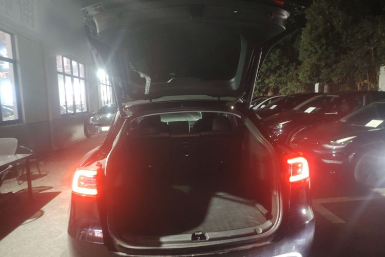 Used Tesla Model Y 2023 Long-Range All-Wheel-Drive Version
