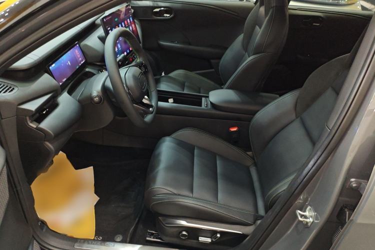 Used Lynk & Co 06 EM-P 2023 EM-P 126 Long-Range Halo
