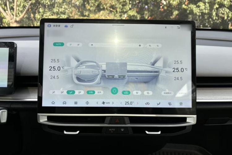 Used Venucia VX6 2023 520 Max