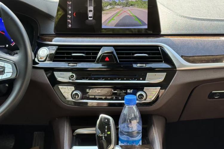 Used BMW 5 Series 2019 525Li Luxury Package
