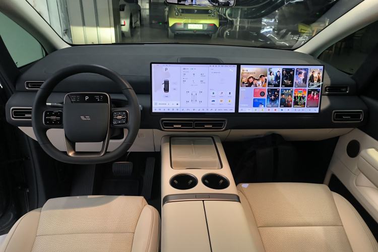 Used Li Auto MEGA 2025 Ultra Smart Refreshed Edition