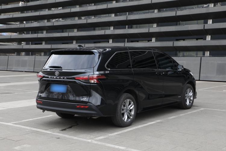 Used Toyota Sienna 2024 2.5L Hybrid Comfort Edition