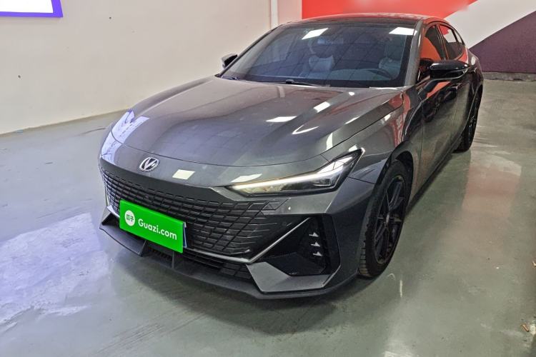 Used Changan UNI-V 2022 1.5T Prestige Version
